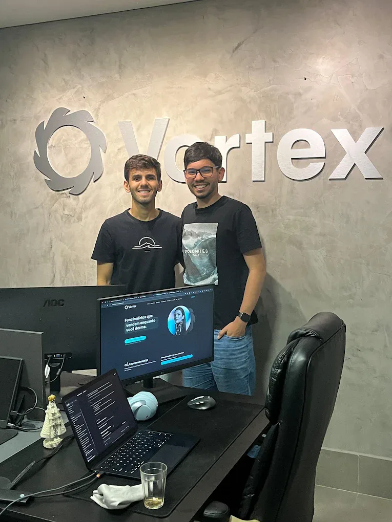 Os sócios da Vortex no escritório da software house, em Montes Claros